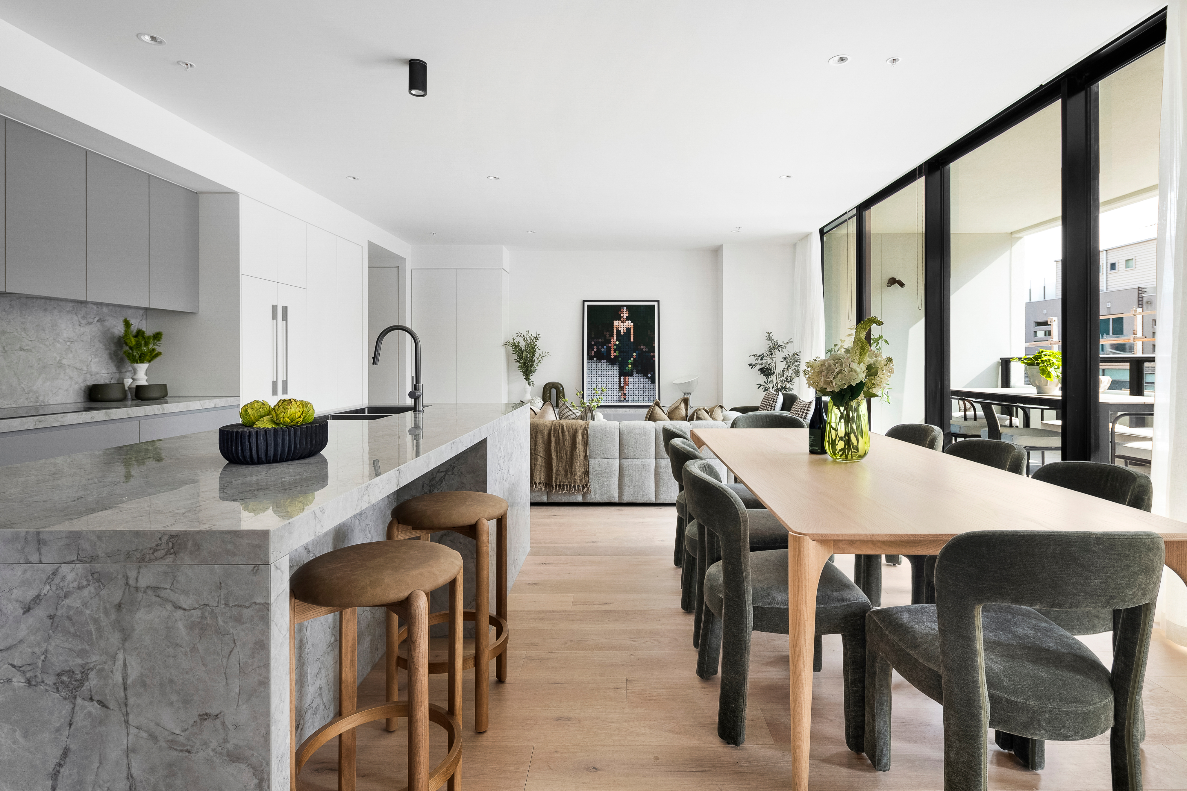 Expansive Living & Entertaining